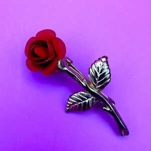 Red rose 🌹 stem pin